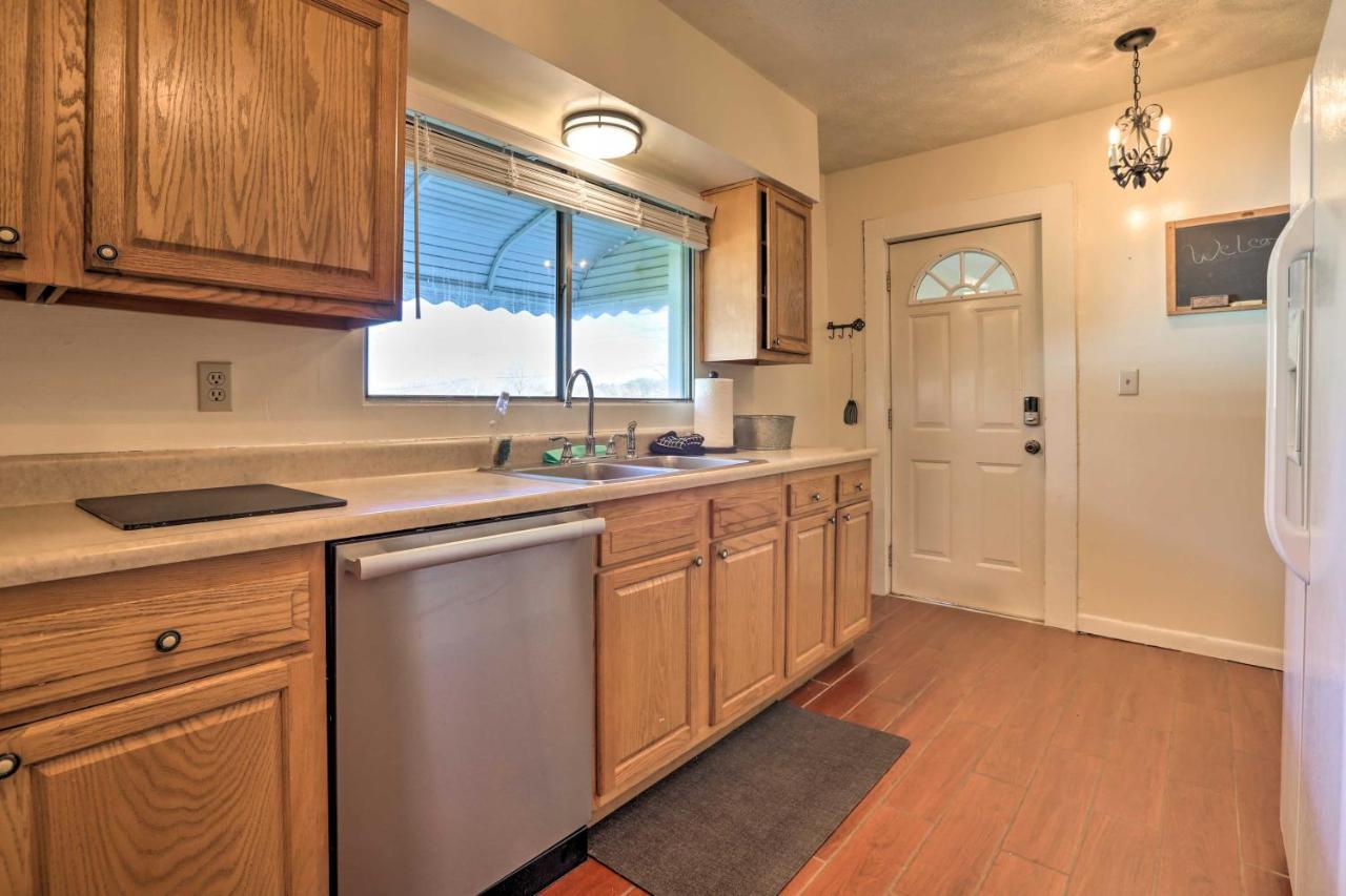 Charming East Bernstadt Retreat Less Than 6 Acre Farm! 외부 사진